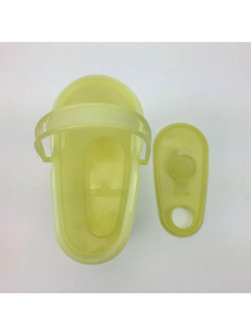 Vintage Tupperware Yellow Beverage Buddy Sheer 587 2Qt Pitcher Pour Seal Handle